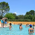 مكان تخييم Camping La Sousta****