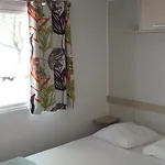 مكان تخييم Camping La Sousta**** ريمولين