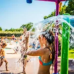 Camping La Sousta**** 4* ريمولين