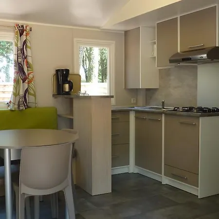 Campsite La Sousta**** Remoulins