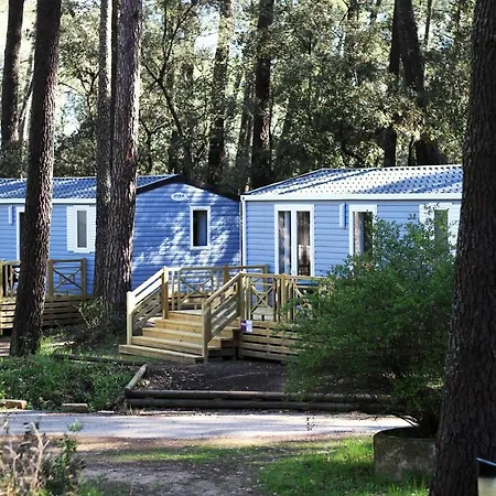 Camping La Sousta**** مكان تخييم