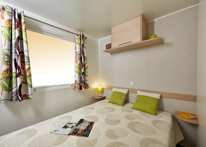 La Sousta**** Кемпинг Ремулен